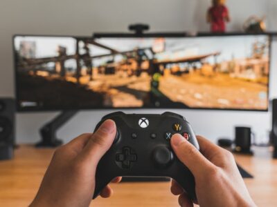 Best Holiday Gifts To Buy For The Video Gaming Lovers