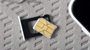iPhone 15 Pro Might Remove Physical SIM tray
